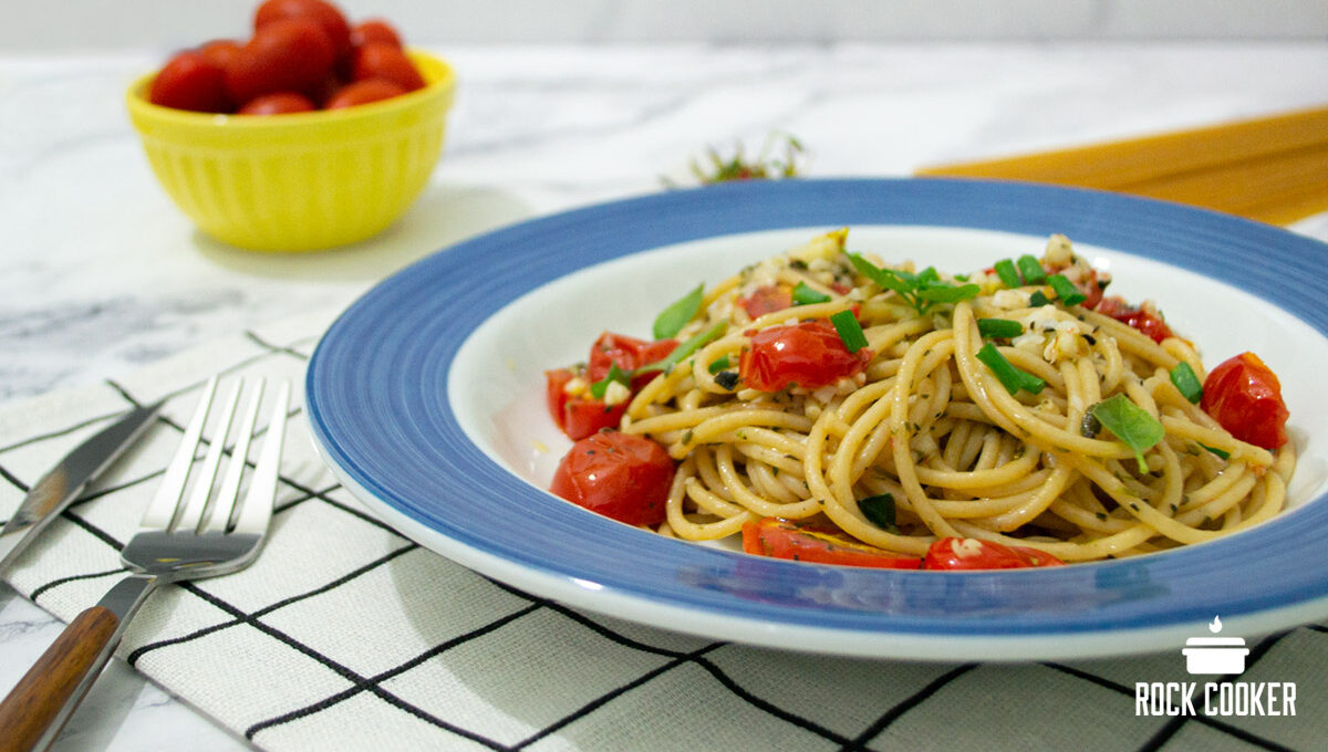 Spaghetti Integrale ao Azeite e Tomate Cereja